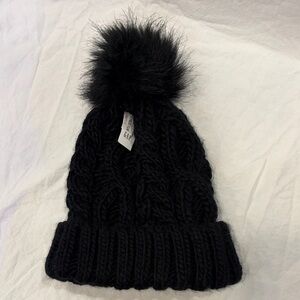 NWT GAP Black Cable Knit Beanie with Faux Fur